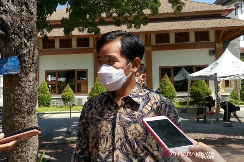 Seseorang akan membuka aib setelah ada pelaporan di Pemerintahan Surakarta. Keseriuasan Wali Kota Surakarta