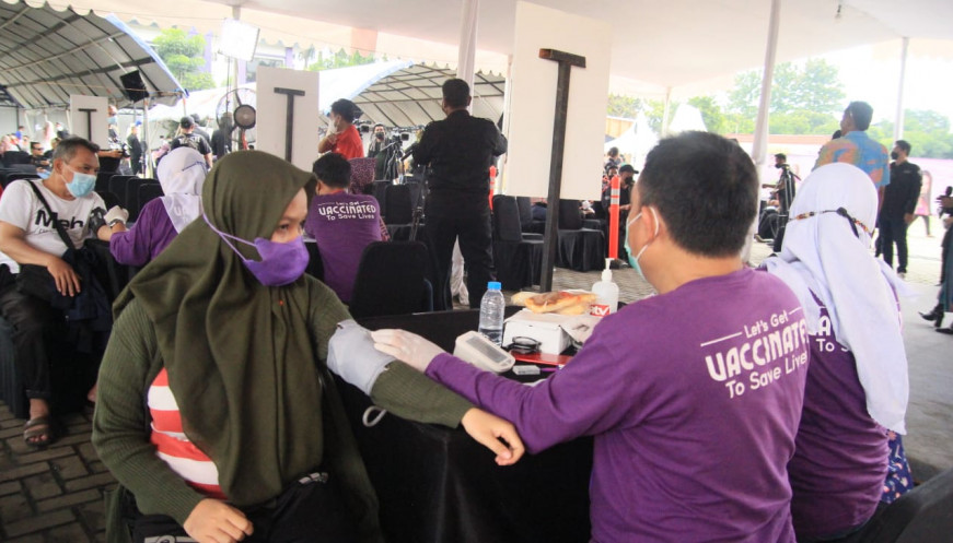 sebanyak 2.514.474 jiwa menjadi target Kabupaten Tangerang dalam pelaksanaan vaksinasi