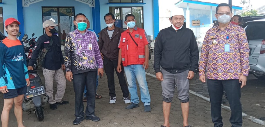 Kades Rajeg Mulya, turun kelokasi banjir