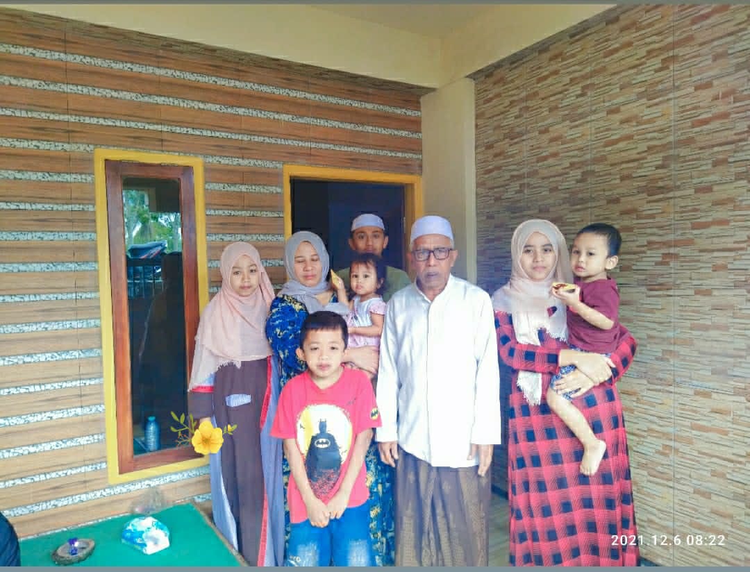 Diduga menurut cerita masyarakatm Keluarga Habib Muhdhor bin Ali Al Muhdhor, Masi Hidup