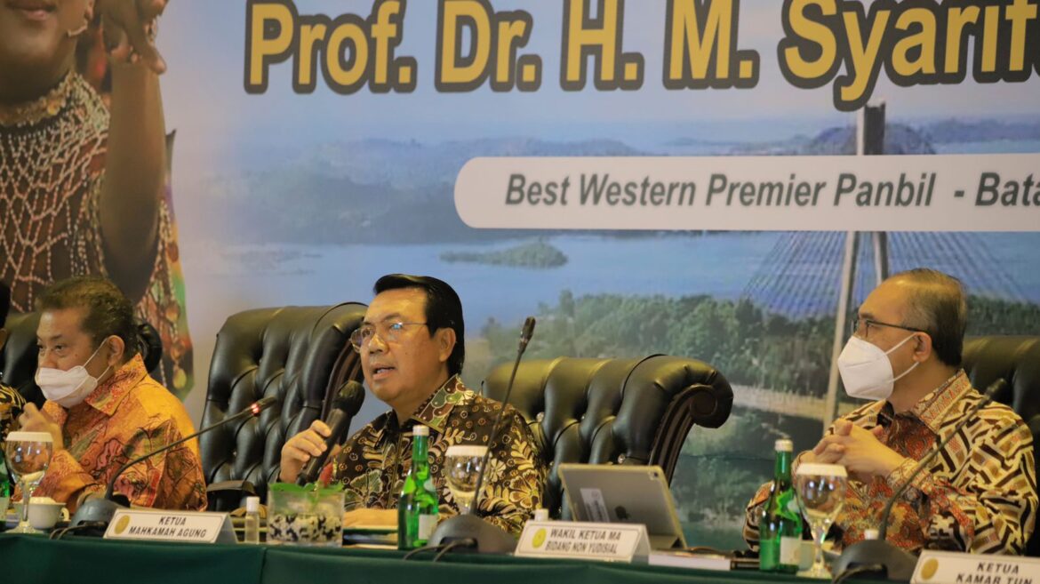 KETUA MAHKAMAH AGUNG: TINGKATKAN PENGAWASAN DAN PEMBINAAN OLEH ATASAN LANGSUNG