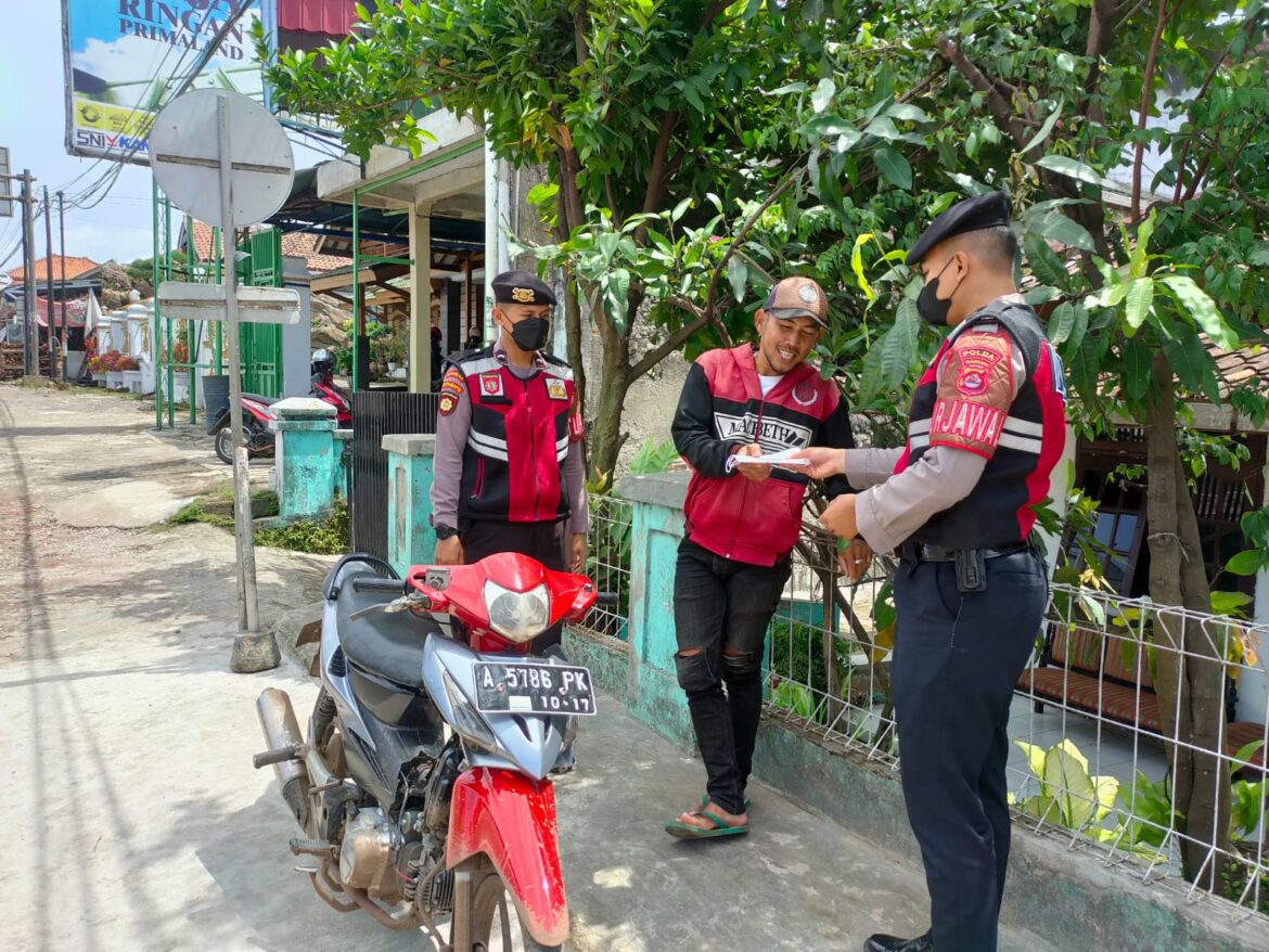 Personel Ditsamapta Polda Banten Rutin Laksanakan Patroli Himbau Masyarakat Terapkan Prokes
