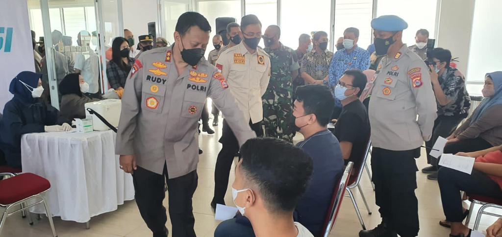 Bidpropam Polda Banten Amankan Kegiatan Kapolda Banten Tinjau Pelaksanaan Vaksinasi Covid-19