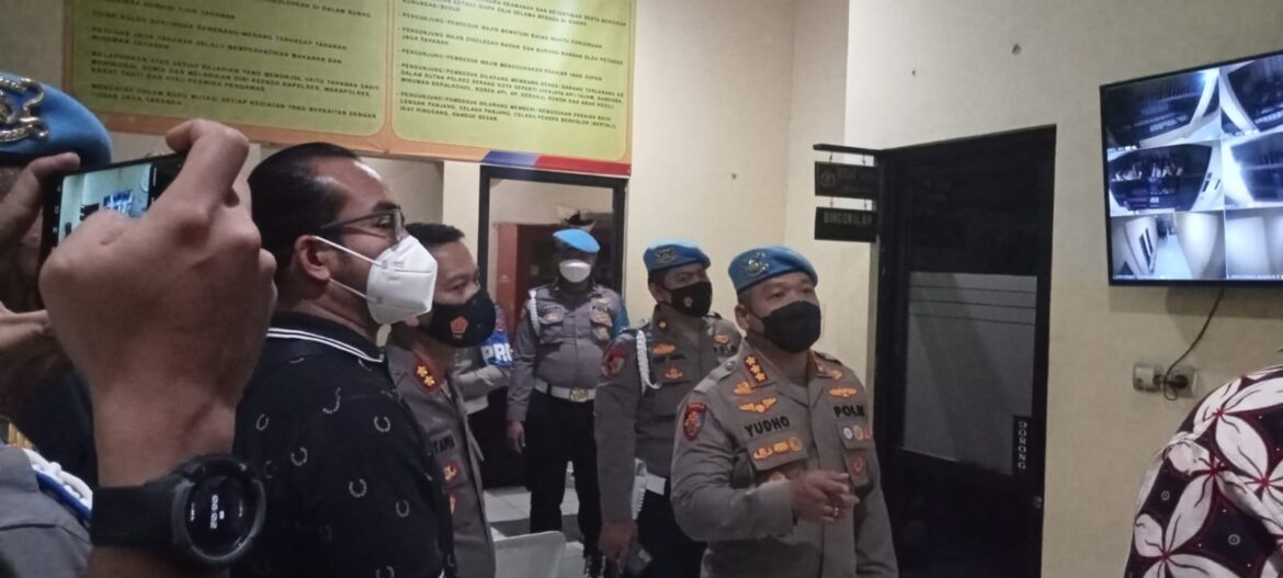 Kabid Propam Polda Banten Sidak Malam Hari Cek Kesiapan Personel Polresta Serkot Dalam Bertugas