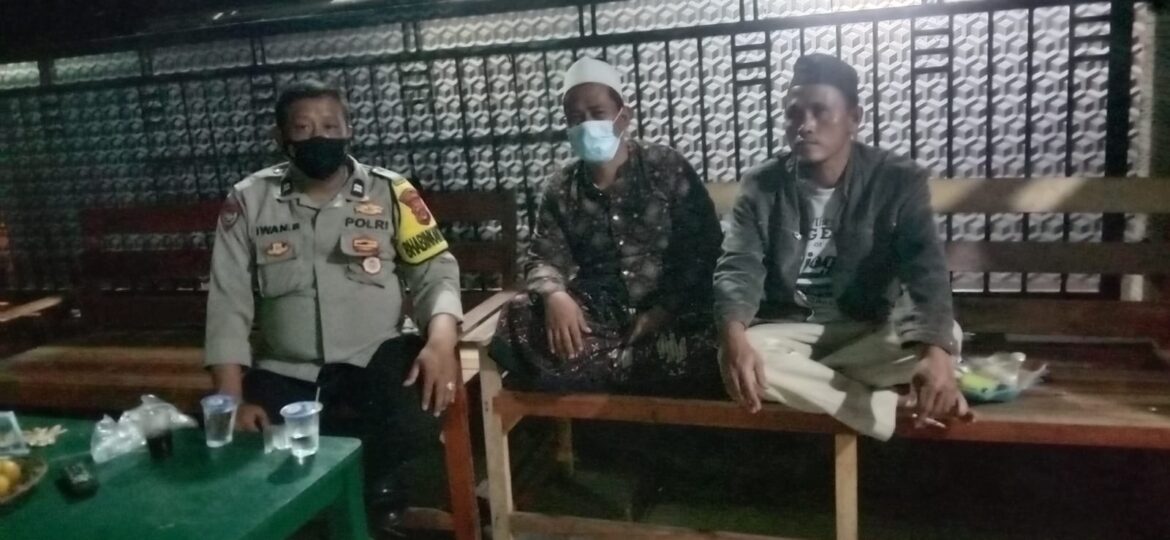 Rukun Ulama Umaro Bhabinkamtibmas Sambangi Tokoh Agama Ustad Nana Desa Bunat Kecamatan Sukamulya Kabupaten Tangerang