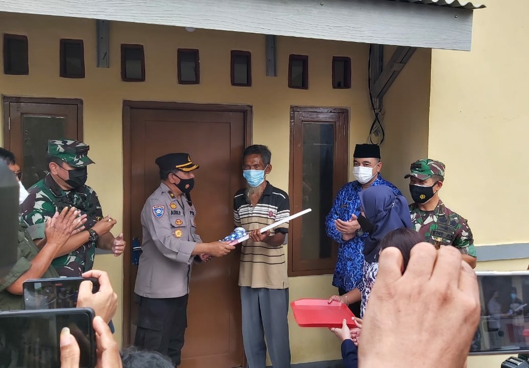Bupati Tangerang meresmikan Rumah Layak Huni Di Kp Cipari Desa Ciakar Kecamatan Panongan