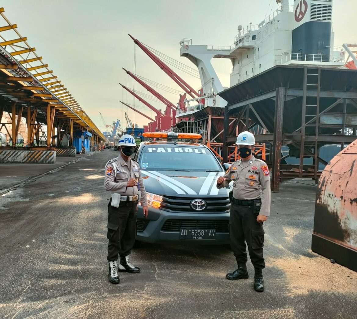 Pastikan Keamanan di PT Krakatau Bandar Samudera, Ditpamobvit Polda Banten Lakukan Patroli dan Pemeriksaan