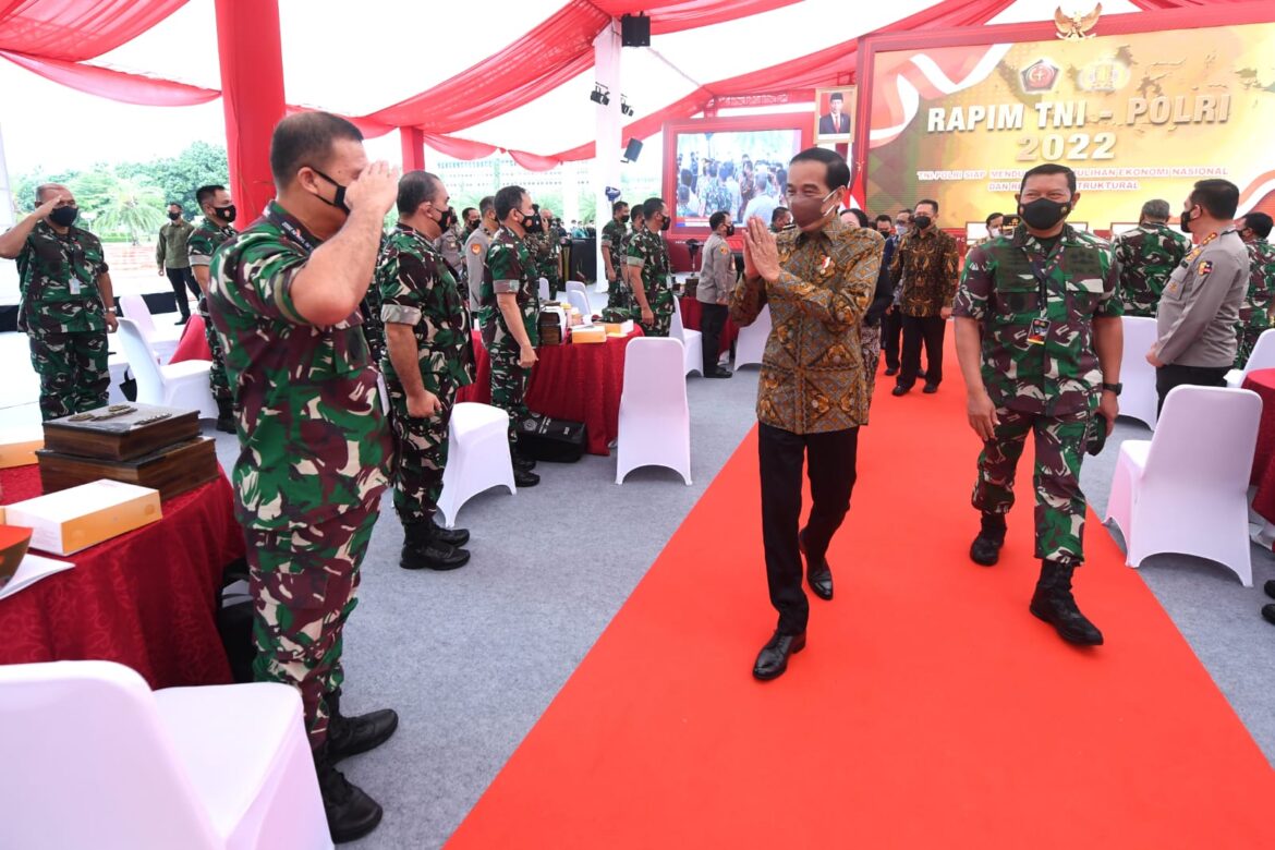 Presiden Minta TNI-Polri Dukung Transformasi Ekonomi dan Digital