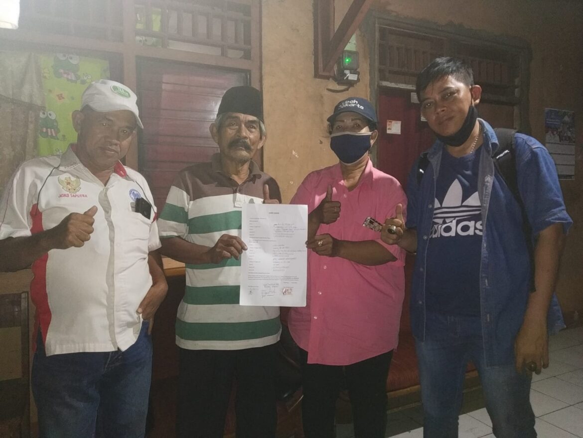 Korban Tertimpa Reklame Didampingi Wartawan Tangerang Kota dari Pos Media Serta Forum Bhayangkara Indonesia