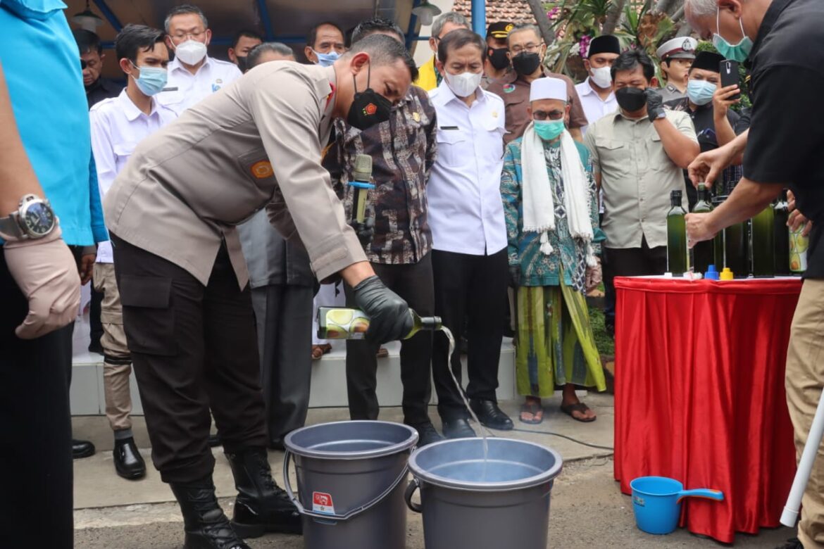 Polres Metro Tangerang Kota Gelar Press Conference Pemusnahan BB Narkotika dan Puluhan Ribu Botol Miras