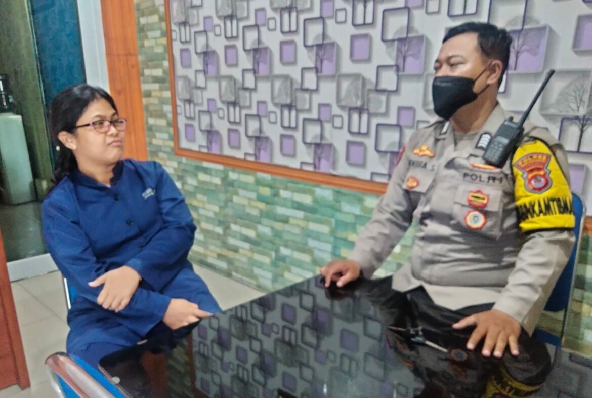 Antisipasi Penyebaran Covid-19, Bhabinkamtibmas Polsek Pasar Kemis Polresta Tangerang Sambangi Door To Door Kepada Warga