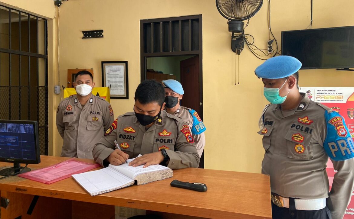Pawas Bidpropam Polda Banten Bersama Pamenwas Cek Rutan Polda Banten