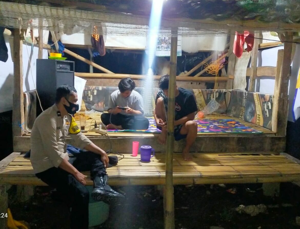 Bhabinkamtibmas Polsek Kresek Polresta Tangerang Himbau Warga Untuk Aktip Galakan Poskamling