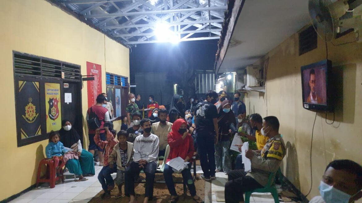 Polsek Dan Puskesmas Rajeg Terus Giatkan Vaksinasi Covid-19