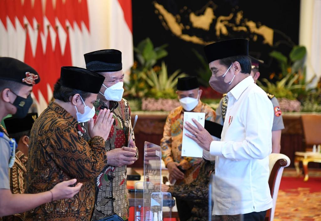 Presiden Jokowi Serahkan Zakat kepada Baznas