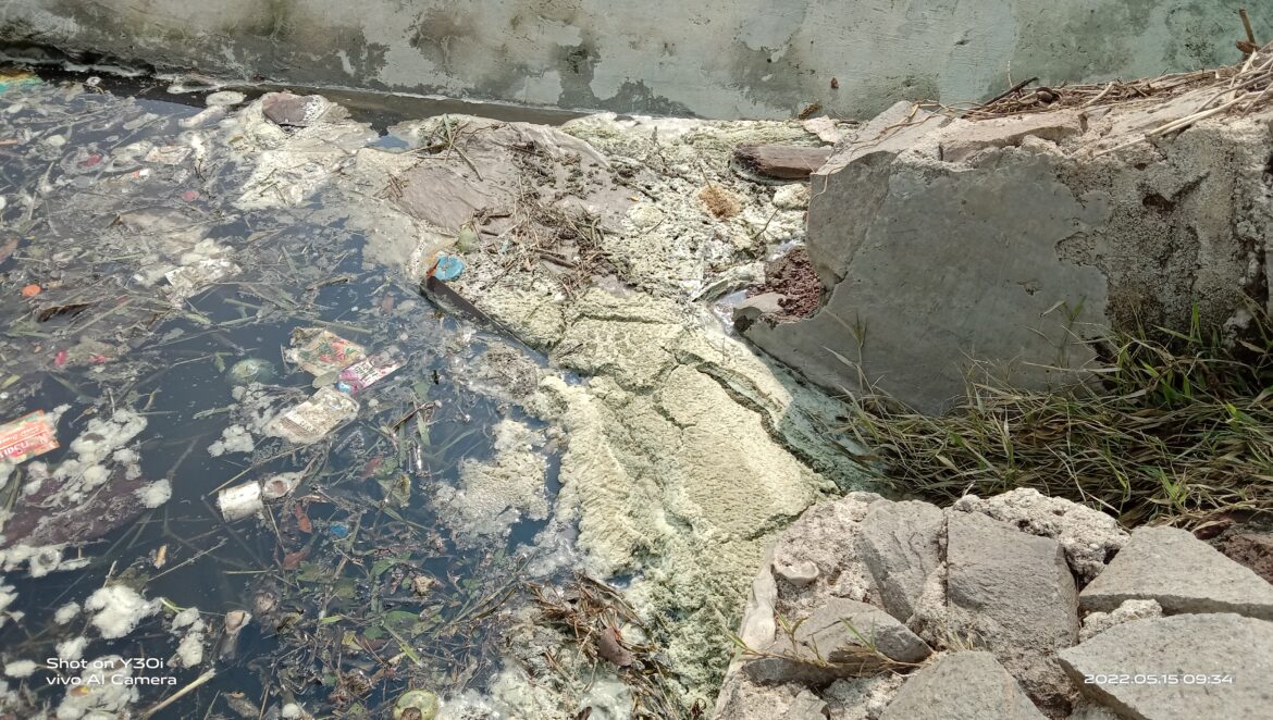 Diduga PT PARDIC JAYA CHEMICALS membuang limbah mengandung limbah B3 Tidak kantongi izin.