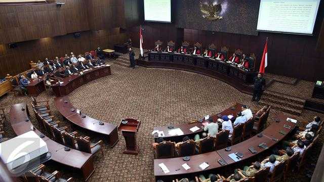Soal : Konstitusi : Supermasi aturan-aturan hukum (Supremacy of the law)