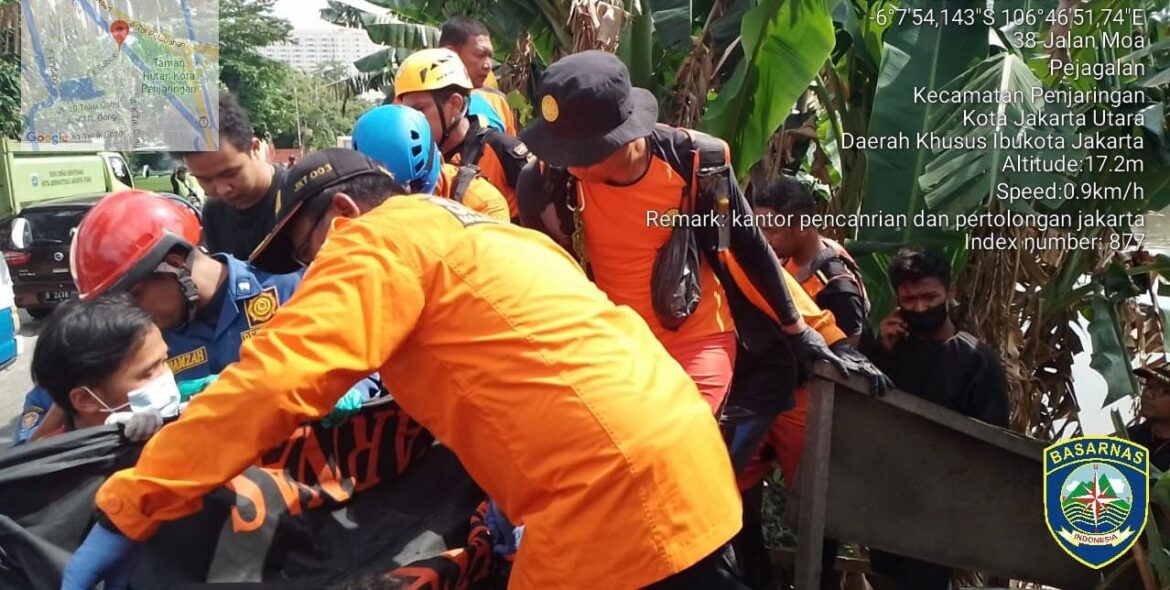 TIM SAR GABUNGAN TEMUKAN PEMUDA TENGGELAM DI KALIJODO PAGI INI