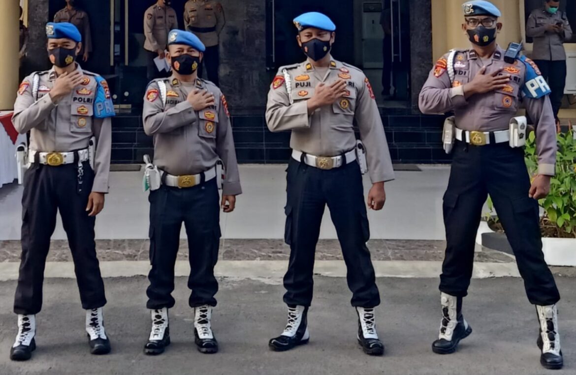 Bidpropam Polda Banten Laksanakan Pengamanan Upacara Kenaikan Pangkat