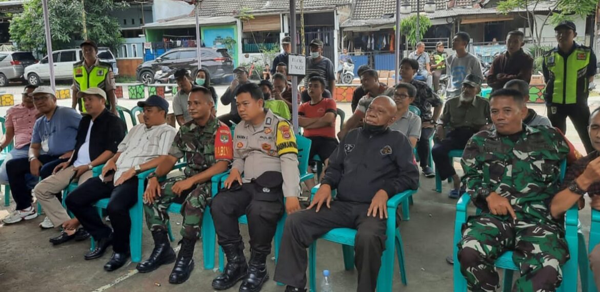 Bhabinkamtibmas Hadiri Pemilihan Ketua RW 10 Desa Gelam Jaya