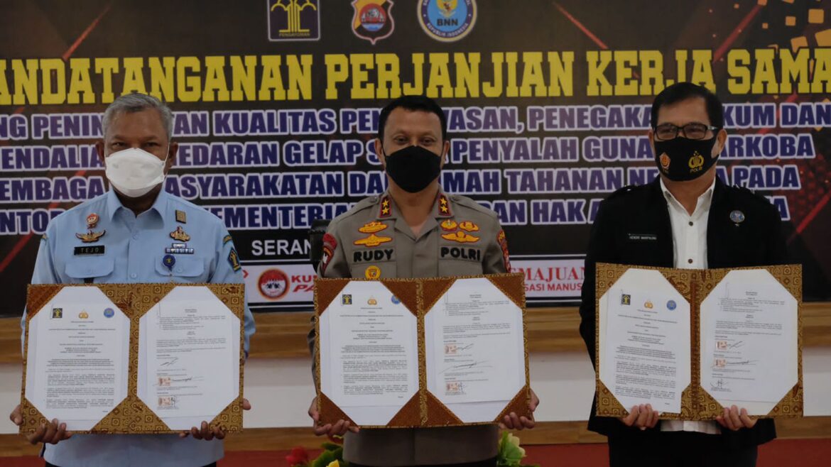 Kolaborasi dan Sinergitas Pemberantasan Narkoba, Polda Banten Bersama BNNP Banten dan Kanwil Kemenkumham Banten Gelar Penandatanganan MoU