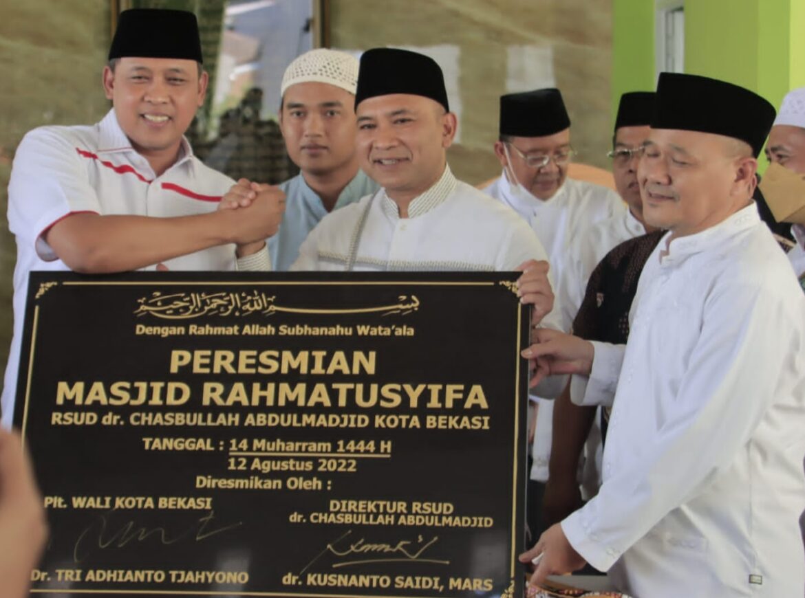 PLT. WALI KOTA BEKASI SHOLAT JUMAT SEKALIGUS MRRESMIKAN MASJID RAHMATUS SYIFA RSUD KOTA BEKASI