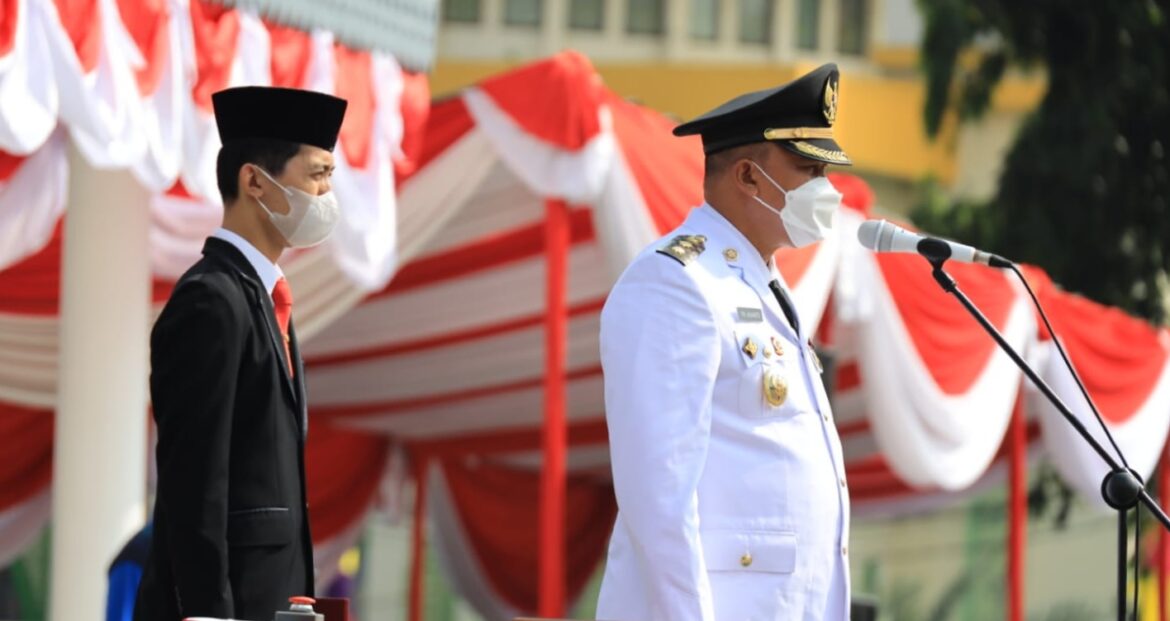 PLT. WALI KOTA BEKASI PIMPIN APEL UPACARA PERINGATAN HUT RI KE 77