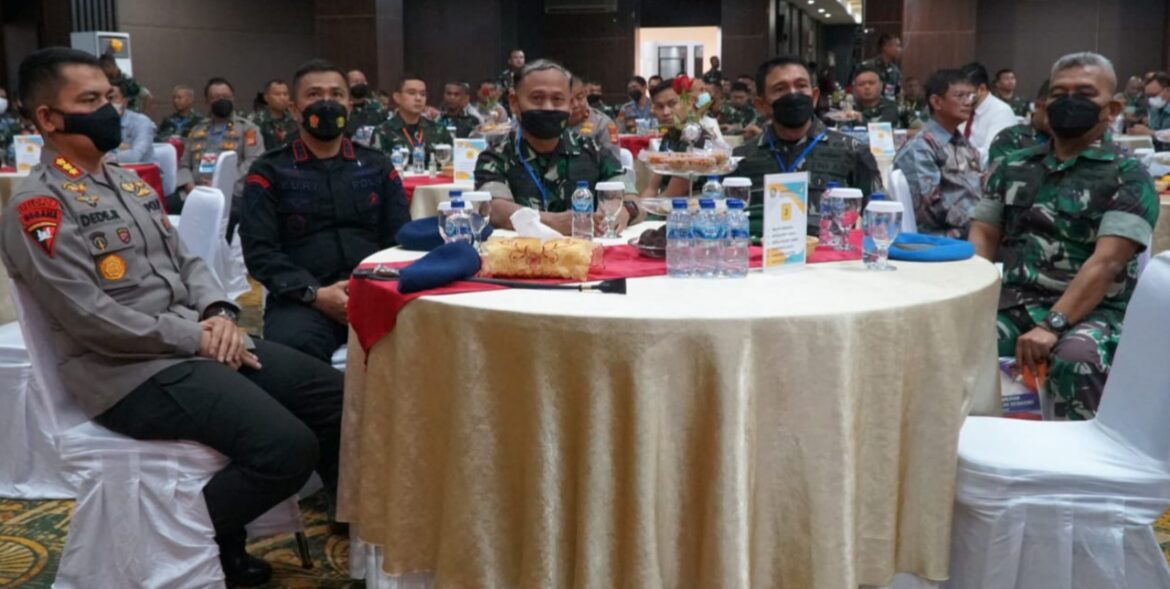 DANSAD BRIMOB POLDA BANTEN MENGIKUTI SEMINAR WILHAN PASIS DIKREG LXII SESKOAT TA 22.
