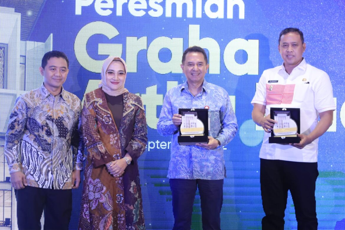 PLT. WALI KOTA BEKASI RESMIKAN GRAHA BPRS ARTHA MADANI