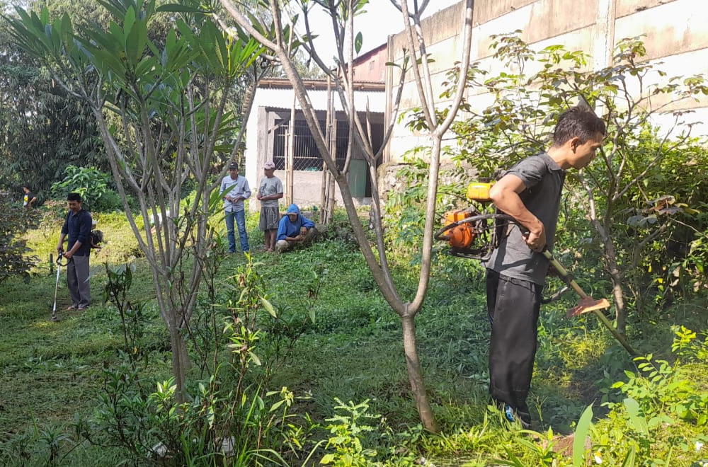 Giat Dadakan Peduli Lingkungan Diwilayah Kp. Pabuaran Sukamantri