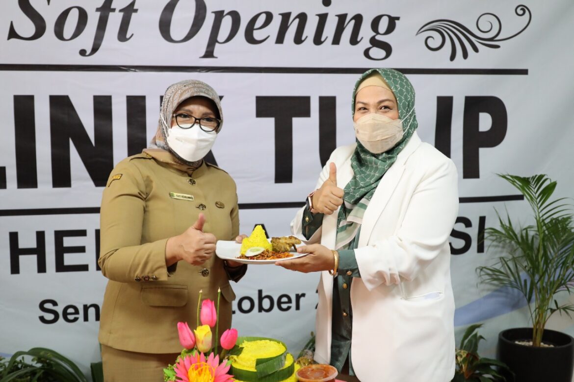 KADINKES KOTA BEKASI RESMIKAN KLINIK TULIP RUMAH SAKIT HERMINA BEKASI.