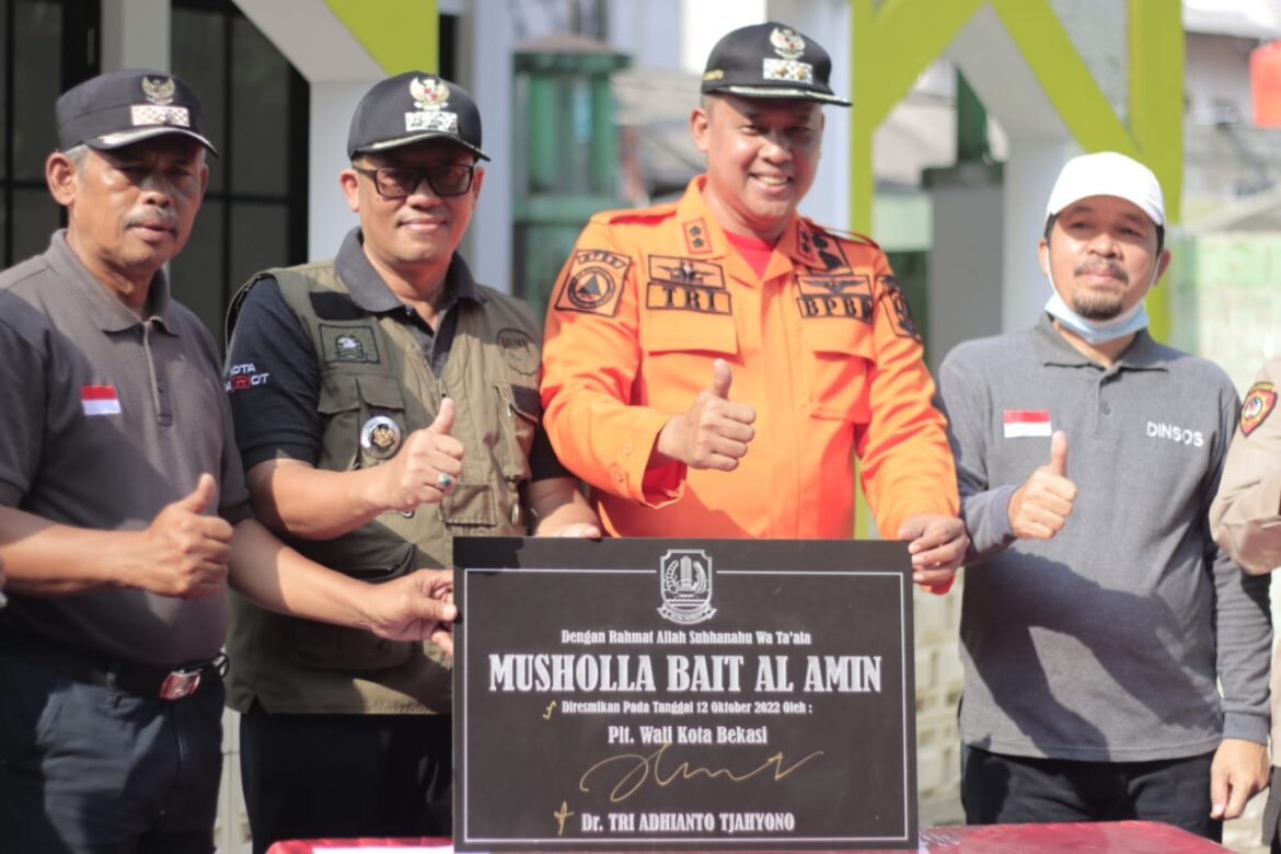 PLT. WALI KOTA BEKASI PIMPIN APEL GABUNGAN DI KECAMATAN PONDOKGEDE