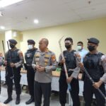 POLRES METRO BEKASI KOTA MENGAMANKAN  6 PELAJAR. DI DUGA PELAKU TAWURAN.