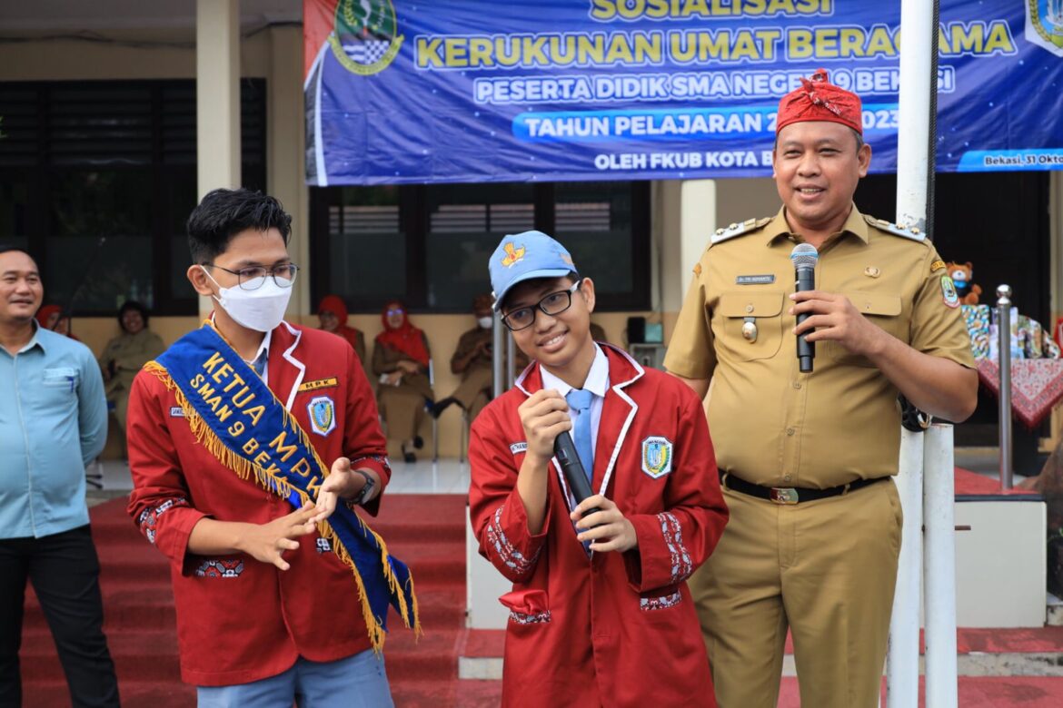 PLT WALI KOTA BEKASI SAMPAIKAN ARAHAN PARA SISWA SMAN 9 KOTA BEKASI