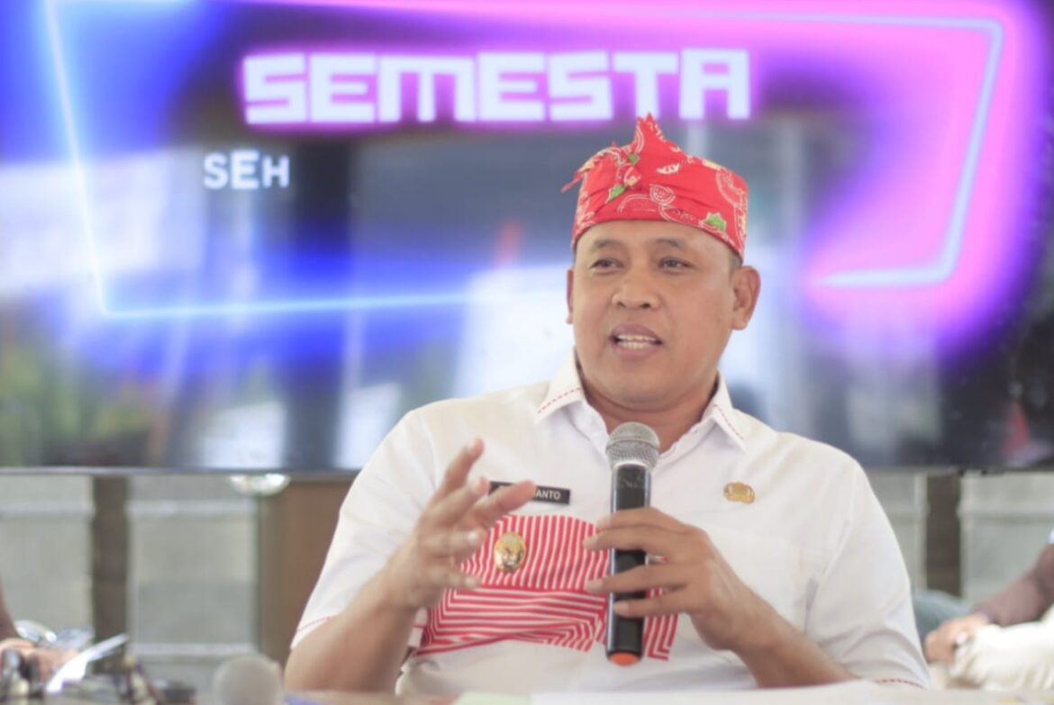 PEMKOT BEKASI LAUNCHING PERDANA PROGRAM SEMESTA (SEHARI MENCARI SOLUSI DI KECAMATAN)