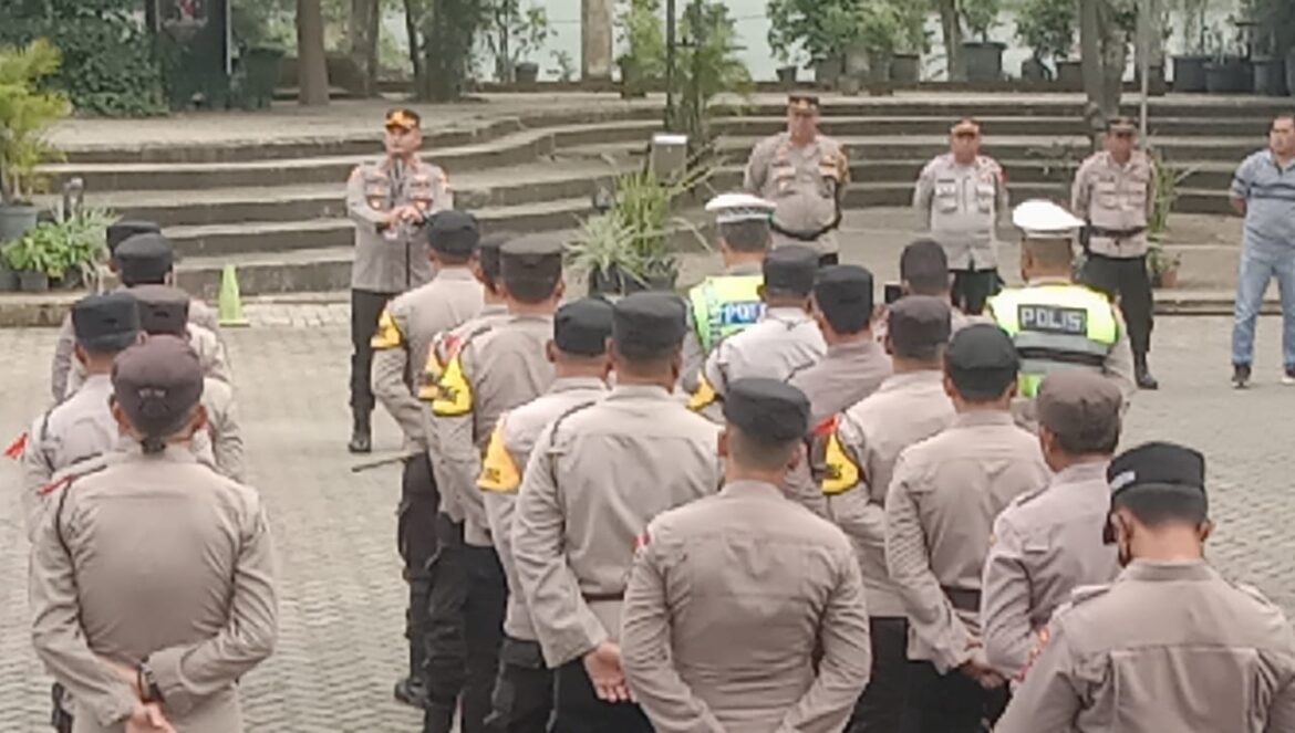 Kapolsek Pasarkemis Polresta Tangerang Pimpin Apel Gabungan Dalam Rangka Penganan Natal Dan Tahun Baru