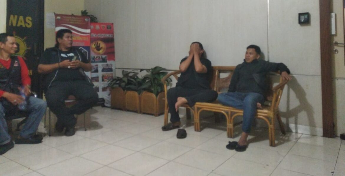 Kanit,serta kasat PLT Kompol Jufri Natsir, S.sos,MH yang selama ini menghambat percepatan proses penegakan Hukum yang berkeadilan.