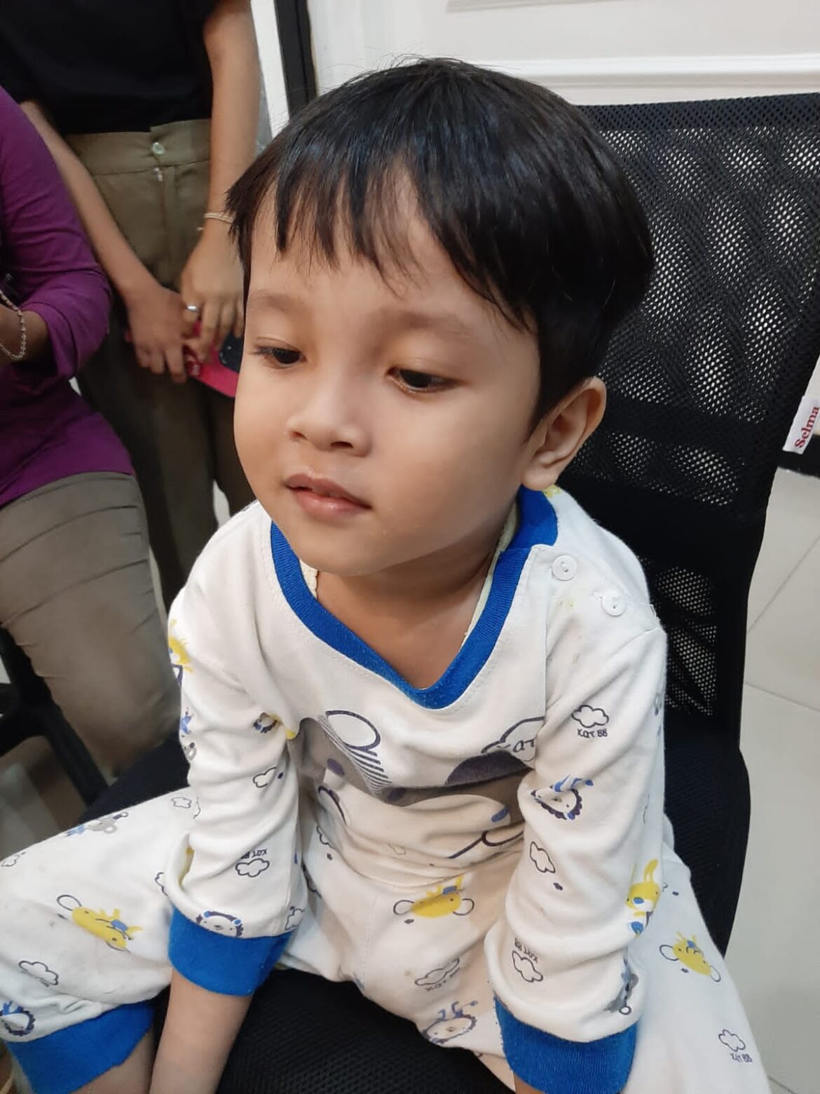 Ada sekelompok orang ingin mengabari bahwa ada seorang hilang telah di temukan keadaan dalam sehat.