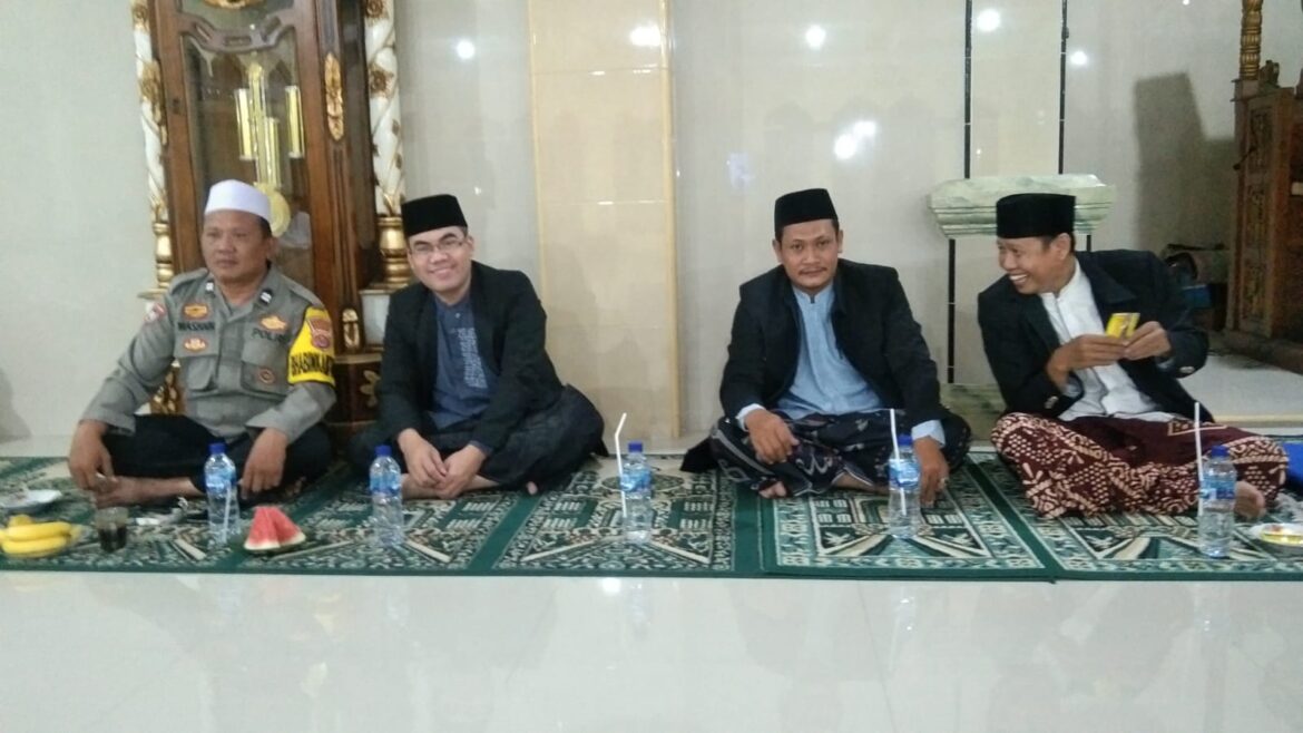 Bhabinkamtibmas Beri Pesan Kamtibmas, Hadiri Peringatan Isra Mi’raj Nabi Muhammad SAW