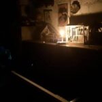 Lampu listrik di pasar pakuhaji, saat hujam padam.