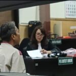 Ternyata ikut di tangkap. Polisi, uang yang mau buat belanja jualan nasi kuning ikut di rampas polisi.