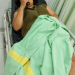 Dari keluarga yang anaknya terbaring di rumah sakit, tangkap pelaku tabrak lari.
