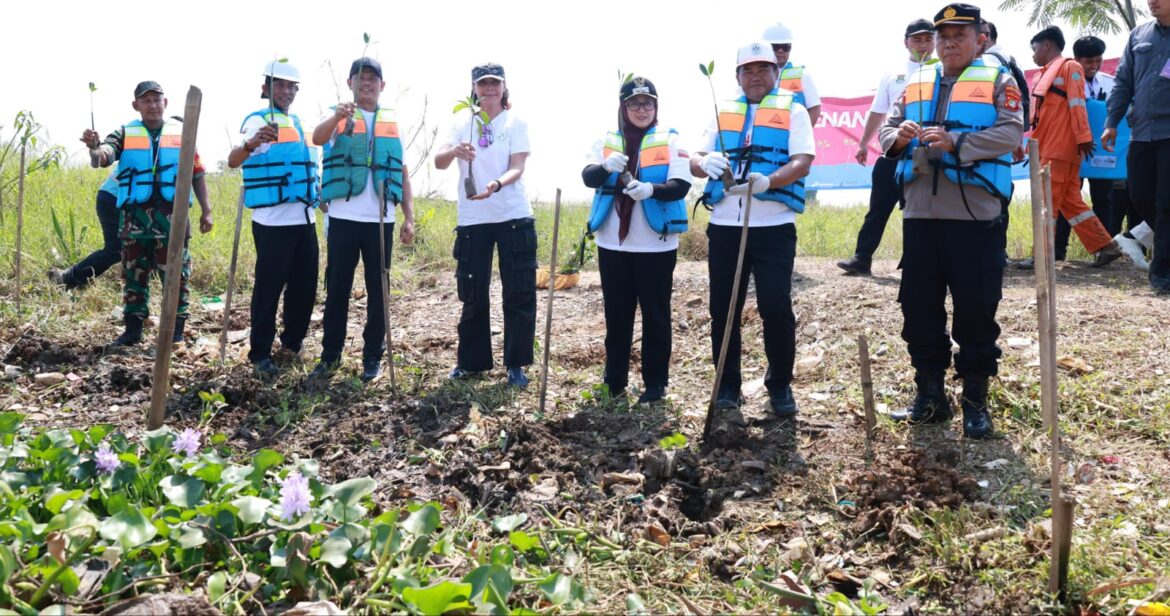 Untuk terus menguatkaan komitmen mengatasi sampah dengan semangat persatuan dan gotong royong.
