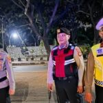 Anggota Polres metro Tangerang Kota Patroli tempat yang rawan.