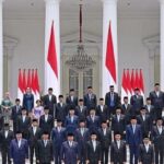Menteri bawaan Jokowi sudah mulai di PHK gara-gara membuat onar dan membuat resah warga indonesia.