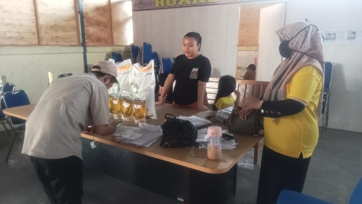 Bupati Tangerang : Dengan adanya kegiatan ini, warga berharap kondisi ekonomi di Desa Cengklong.