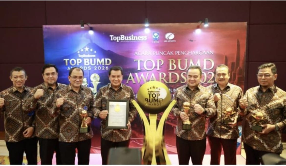 Perumdam TKR Sabet Penghargaan Top BUMD Award Di HUT Ke-50.