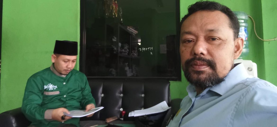 Pendidikan MANAJEMEN KELAS : Bikin kelompok 2/kelompok bahas tentang anak saat di marain oleh Guru.